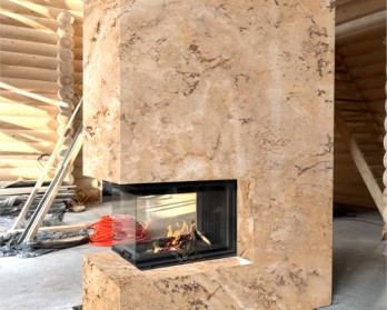 Строим дровяной современный камин с топкой три стекла АСТОВ П3С 53(84)57 в деревянном доме из бревна